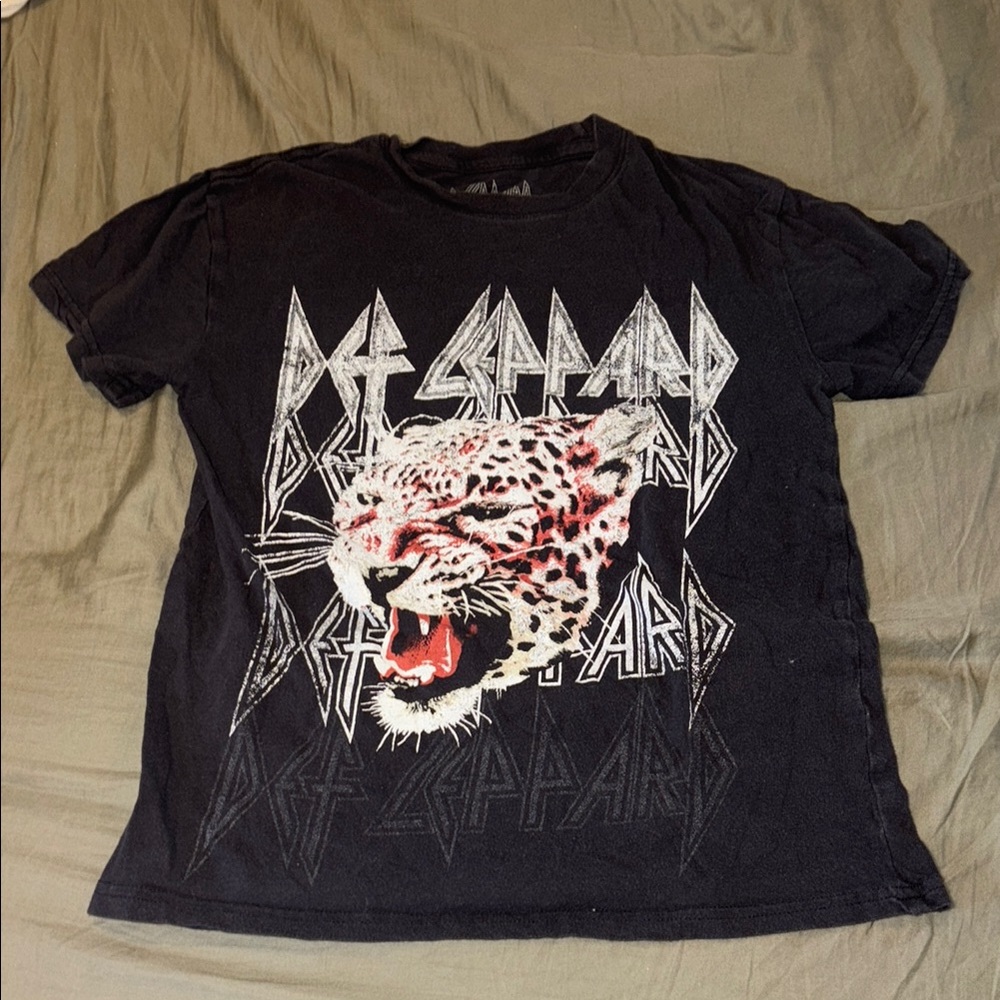Target Black Graphic Tee - Short Sleeve